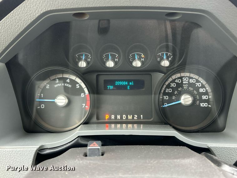 image for item EK2947 2013 Ford F350 Super Duty XL flatbed pickup truck