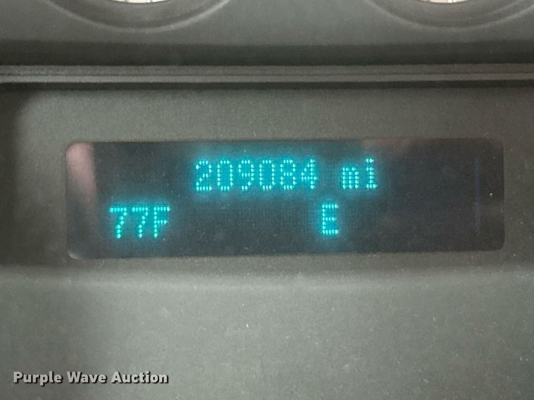 image for item EK2947 2013 Ford F350 Super Duty XL flatbed pickup truck