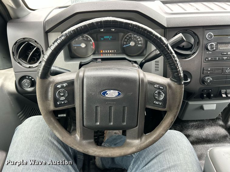 image for item EK2947 2013 Ford F350 Super Duty XL flatbed pickup truck