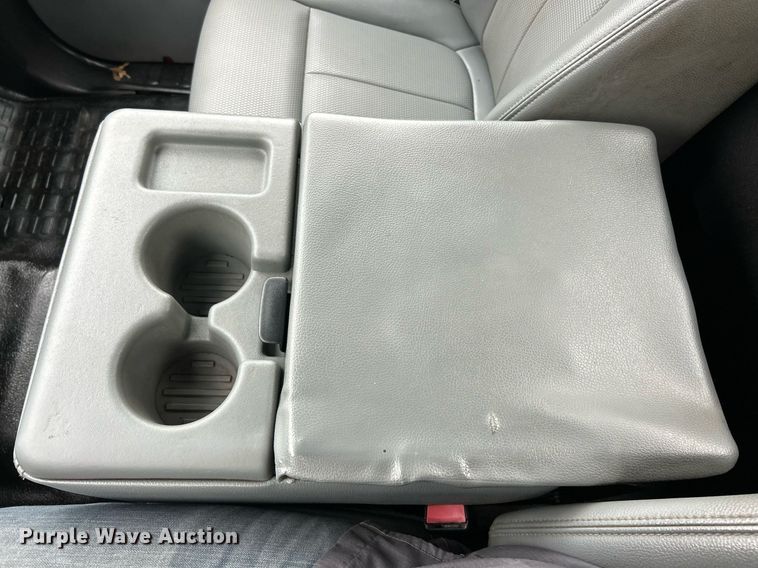 image for item EK2947 2013 Ford F350 Super Duty XL flatbed pickup truck