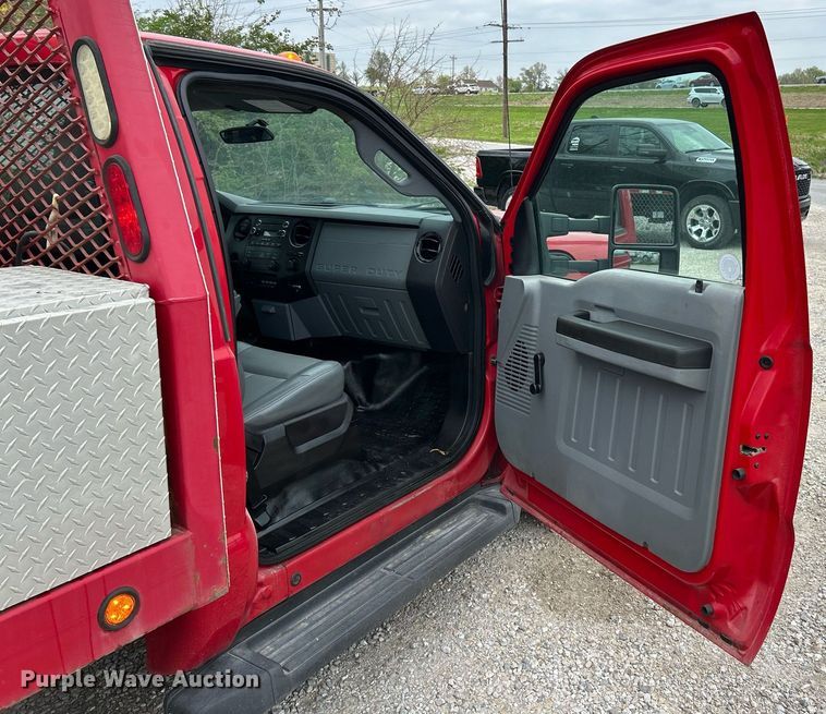 image for item EK2947 2013 Ford F350 Super Duty XL flatbed pickup truck