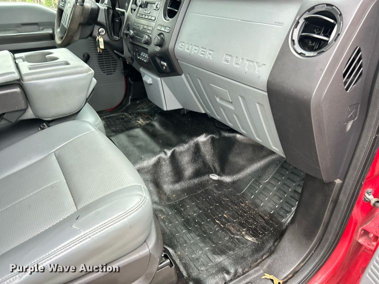 image for item EK2947 2013 Ford F350 Super Duty XL flatbed pickup truck