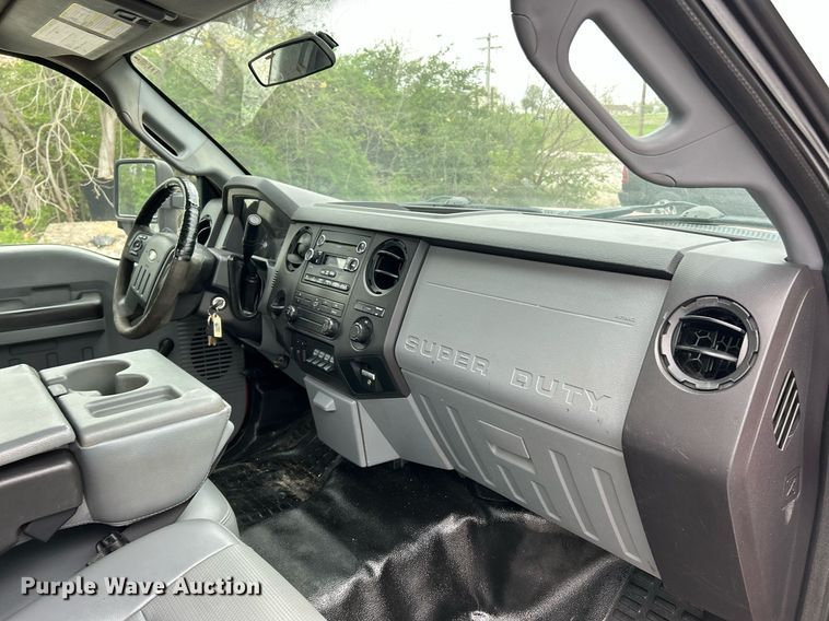 image for item EK2947 2013 Ford F350 Super Duty XL flatbed pickup truck