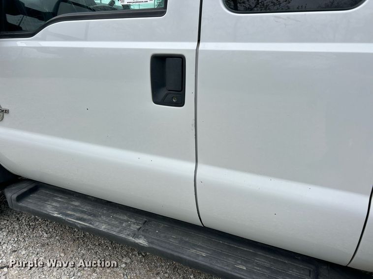 image for item EK2948 2015 Ford F550 Super Duty SuperCab flatbed truck