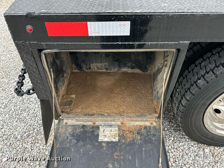 image for item EK2948 2015 Ford F550 Super Duty SuperCab flatbed truck