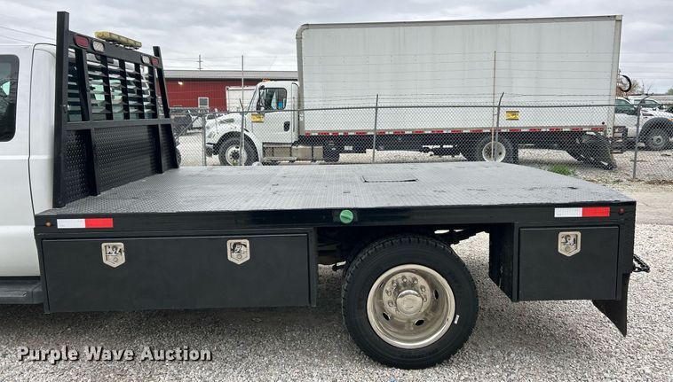 image for item EK2948 2015 Ford F550 Super Duty SuperCab flatbed truck