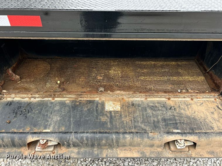 image for item EK2948 2015 Ford F550 Super Duty SuperCab flatbed truck