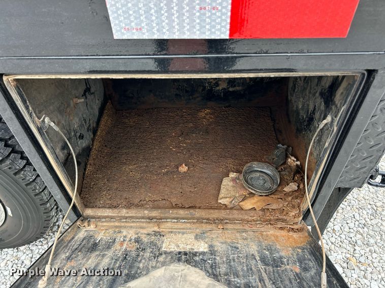 image for item EK2948 2015 Ford F550 Super Duty SuperCab flatbed truck