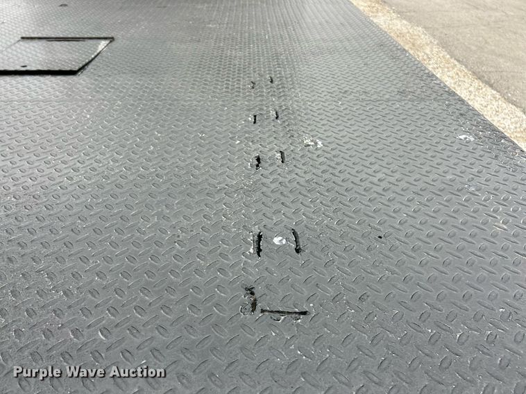 image for item EK2948 2015 Ford F550 Super Duty SuperCab flatbed truck