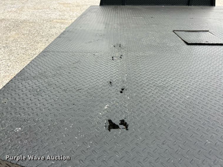 image for item EK2948 2015 Ford F550 Super Duty SuperCab flatbed truck