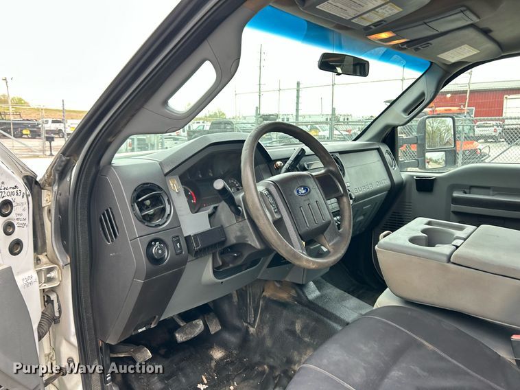 image for item EK2948 2015 Ford F550 Super Duty SuperCab flatbed truck