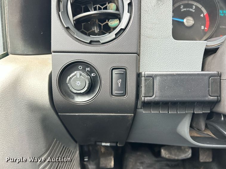 image for item EK2948 2015 Ford F550 Super Duty SuperCab flatbed truck