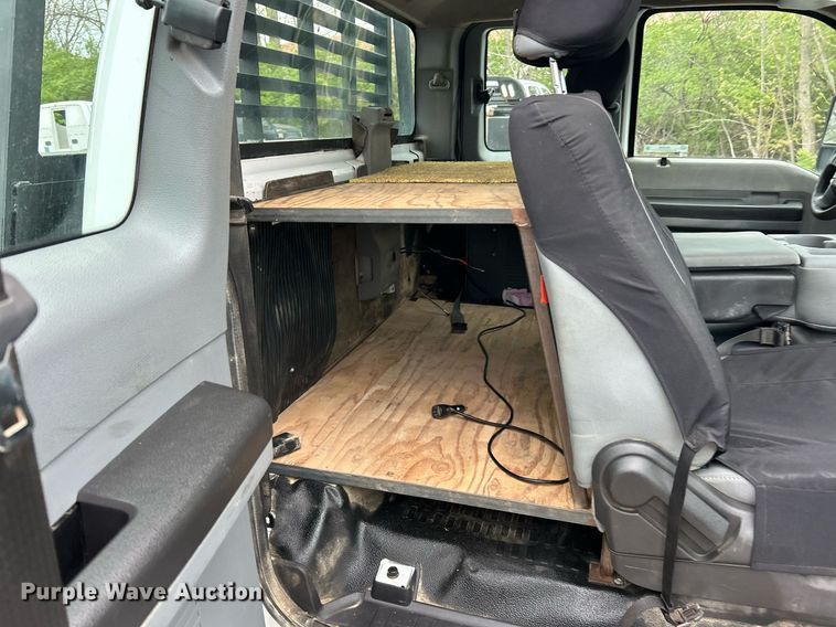 image for item EK2948 2015 Ford F550 Super Duty SuperCab flatbed truck