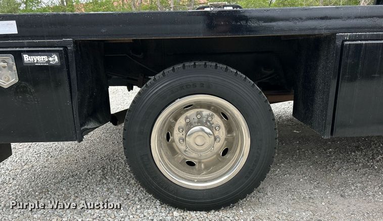 image for item EK2948 2015 Ford F550 Super Duty SuperCab flatbed truck