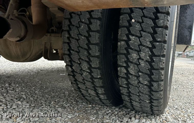 image for item EK2948 2015 Ford F550 Super Duty SuperCab flatbed truck