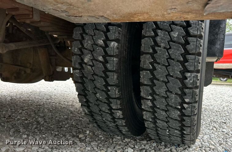 image for item EK2948 2015 Ford F550 Super Duty SuperCab flatbed truck