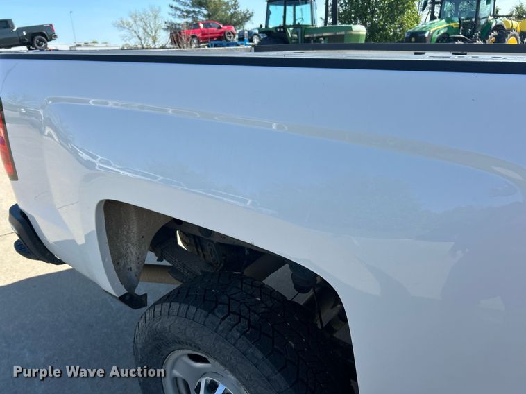 image for item EK2957 2018 Chevrolet Silverado 2500HD pickup truck