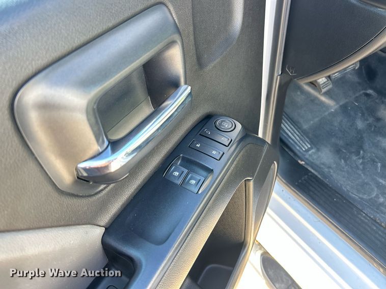 image for item EK2957 2018 Chevrolet Silverado 2500HD pickup truck