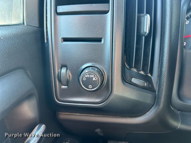 image for item EK2957 2018 Chevrolet Silverado 2500HD pickup truck