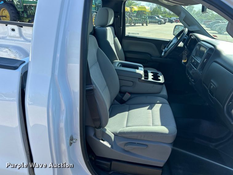 image for item EK2957 2018 Chevrolet Silverado 2500HD pickup truck