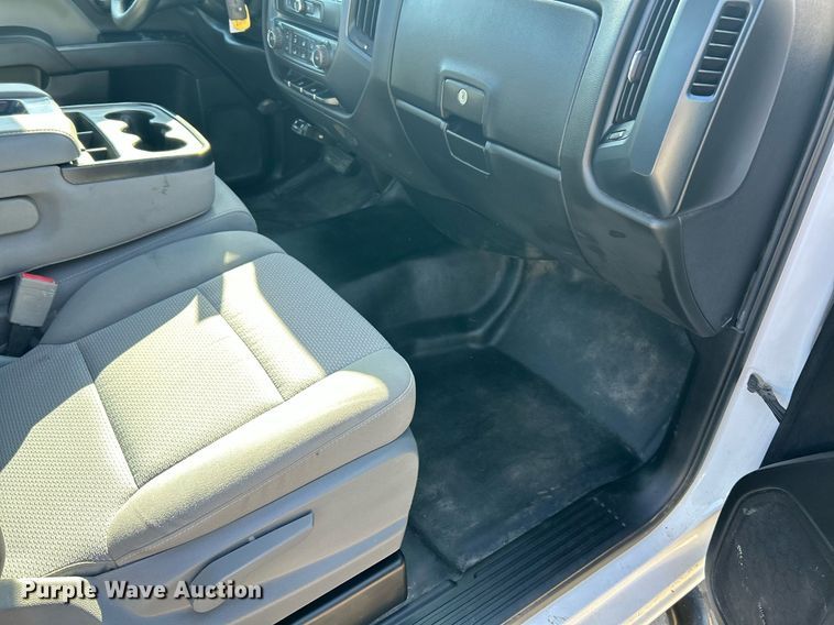 image for item EK2957 2018 Chevrolet Silverado 2500HD pickup truck