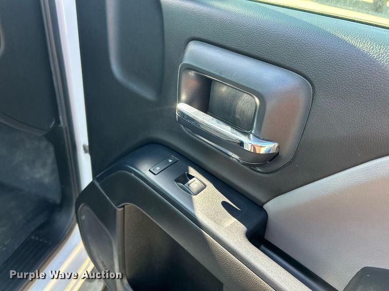 image for item EK2957 2018 Chevrolet Silverado 2500HD pickup truck