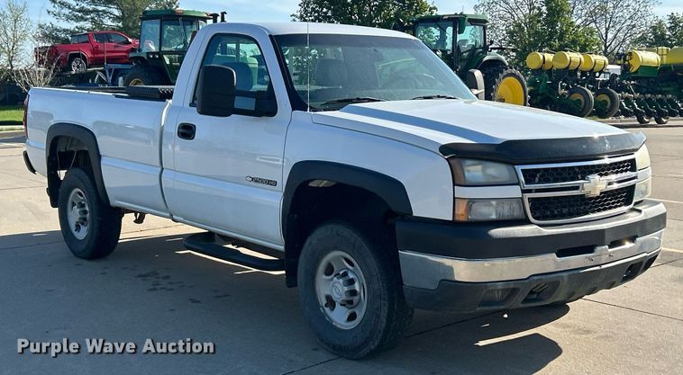 image for item EK2960 2006 Chevrolet Silverado 2500HD pickup truck