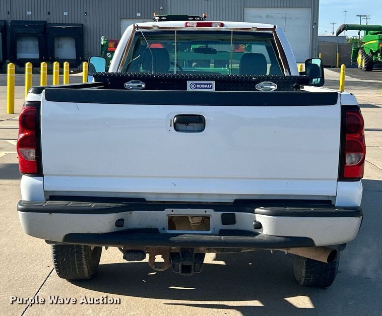 image for item EK2960 2006 Chevrolet Silverado 2500HD pickup truck