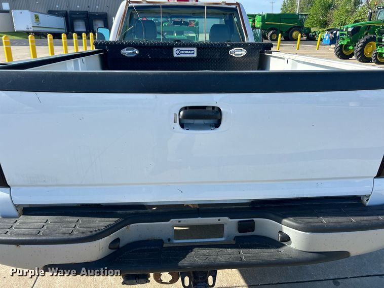 image for item EK2960 2006 Chevrolet Silverado 2500HD pickup truck