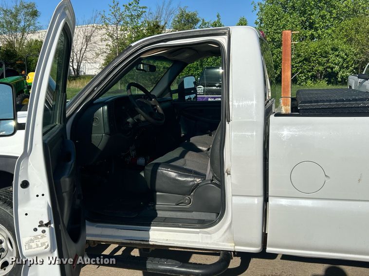 image for item EK2960 2006 Chevrolet Silverado 2500HD pickup truck