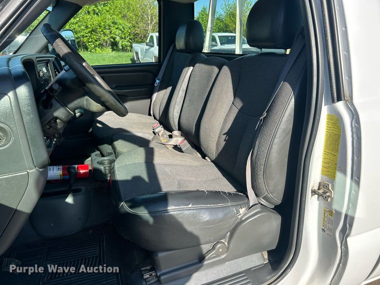 image for item EK2960 2006 Chevrolet Silverado 2500HD pickup truck