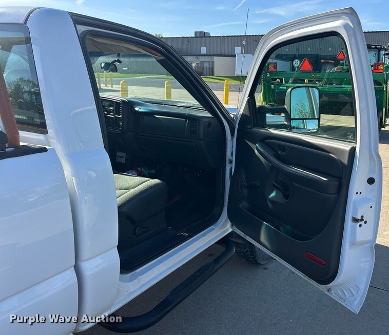 image for item EK2960 2006 Chevrolet Silverado 2500HD pickup truck