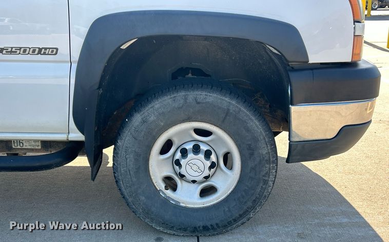 image for item EK2960 2006 Chevrolet Silverado 2500HD pickup truck