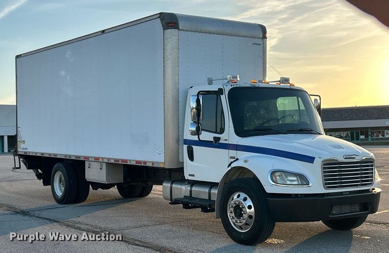 image for item EK2965 2004 Freightliner Business Class M2 box truck