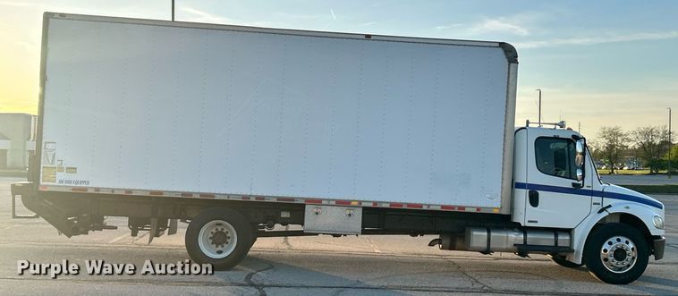 image for item EK2965 2004 Freightliner Business Class M2 box truck