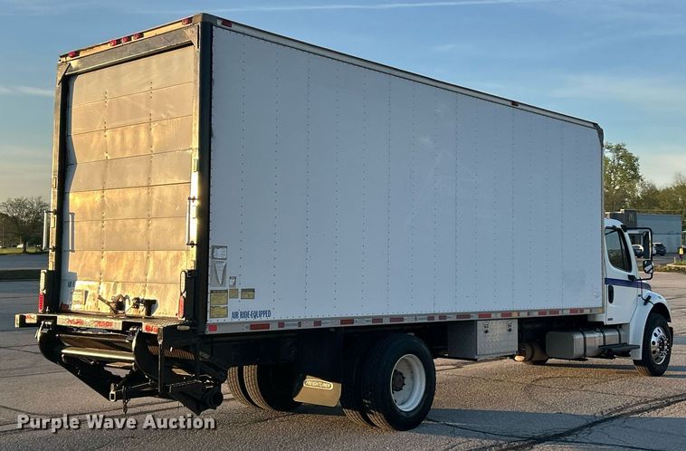 image for item EK2965 2004 Freightliner Business Class M2 box truck