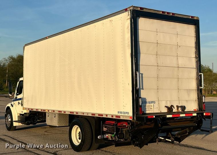 image for item EK2965 2004 Freightliner Business Class M2 box truck