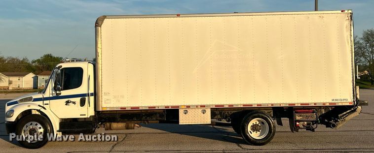 image for item EK2965 2004 Freightliner Business Class M2 box truck