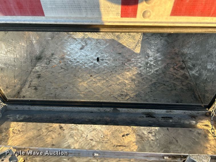 image for item EK2965 2004 Freightliner Business Class M2 box truck