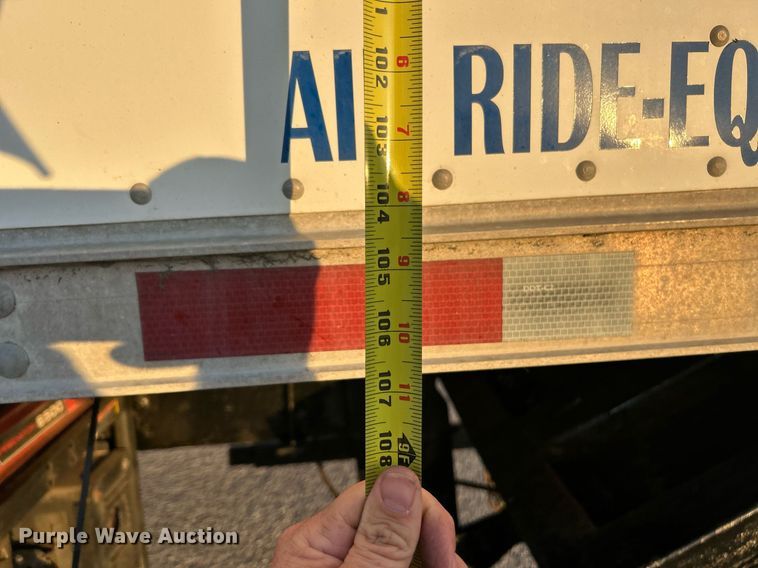 image for item EK2965 2004 Freightliner Business Class M2 box truck