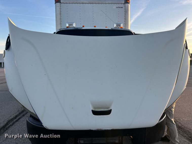 image for item EK2965 2004 Freightliner Business Class M2 box truck