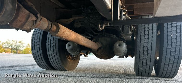 image for item EK2965 2004 Freightliner Business Class M2 box truck