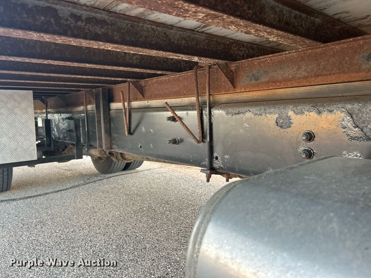 image for item EK2965 2004 Freightliner Business Class M2 box truck