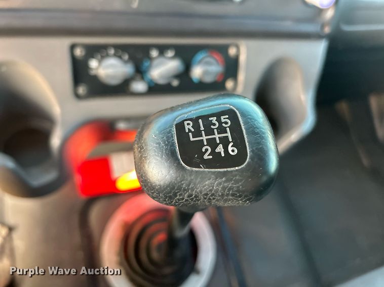 image for item EK2965 2004 Freightliner Business Class M2 box truck