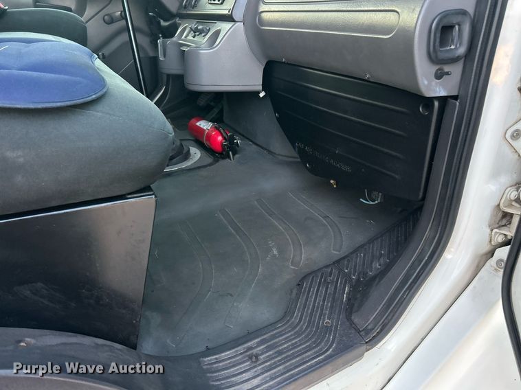 image for item EK2965 2004 Freightliner Business Class M2 box truck