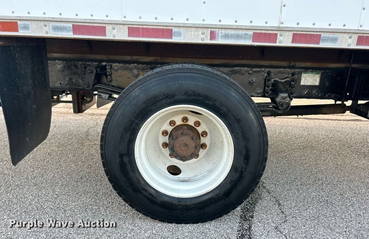 image for item EK2965 2004 Freightliner Business Class M2 box truck