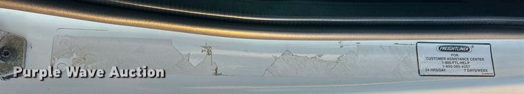 image for item EK2965 2004 Freightliner Business Class M2 box truck