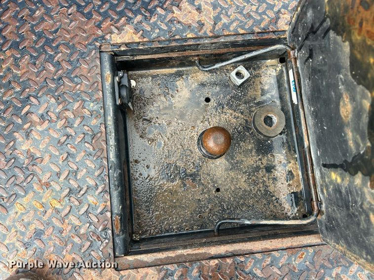 image for item EK2975 2018 Dodge Ram 4500 Crew Cab flatbed truck