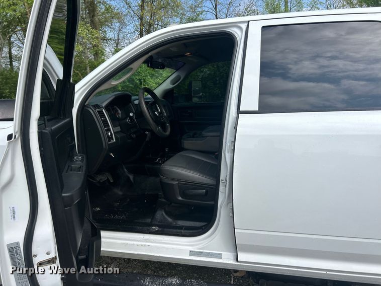 image for item EK2975 2018 Dodge Ram 4500 Crew Cab flatbed truck