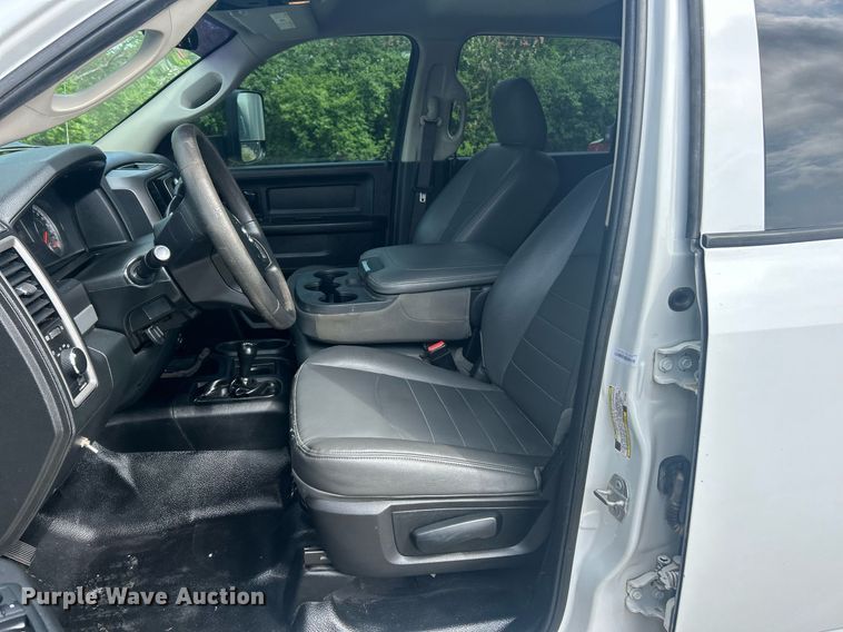 image for item EK2975 2018 Dodge Ram 4500 Crew Cab flatbed truck